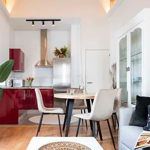  Apartamento Familiar Nuevo De Diseno En La Mejor Zona De Triana, Parking Included